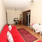 شقة Flat With Two Living And Balcony In Uskudar *
