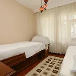 Flat With Two Living And Balcony In Uskudar *