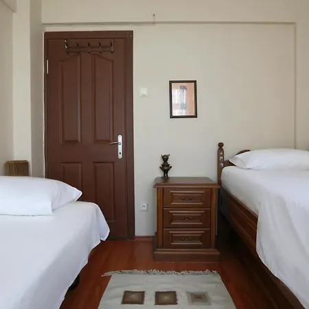 Daire Flat With Two Living And Balcony In Uskudar *