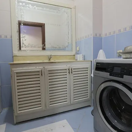 Flat With Two Living And Balcony In Uskudar Daire *