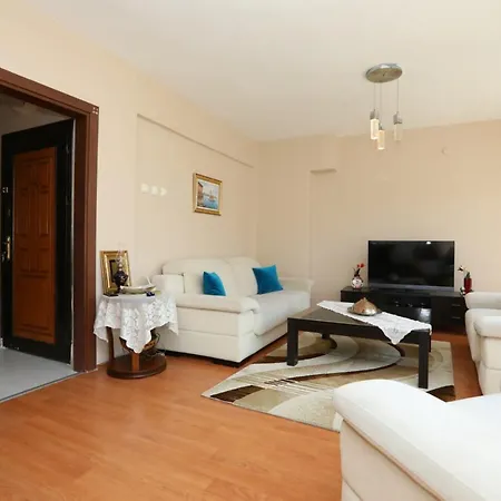 アパート Flat With Two Living And Balcony In Uskudar *