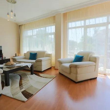 Flat With Two Living And Balcony In Uskudar アパート イスタンブール