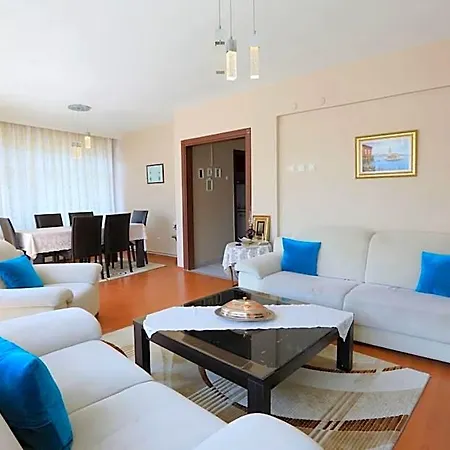 Flat With Two Living And Balcony In Uskudar