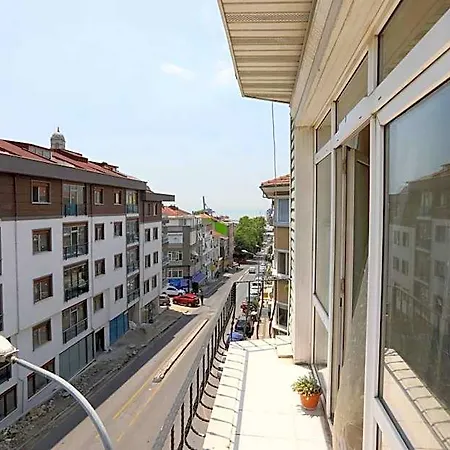 Lejlighed Flat With Two Living And Balcony In Uskudar *