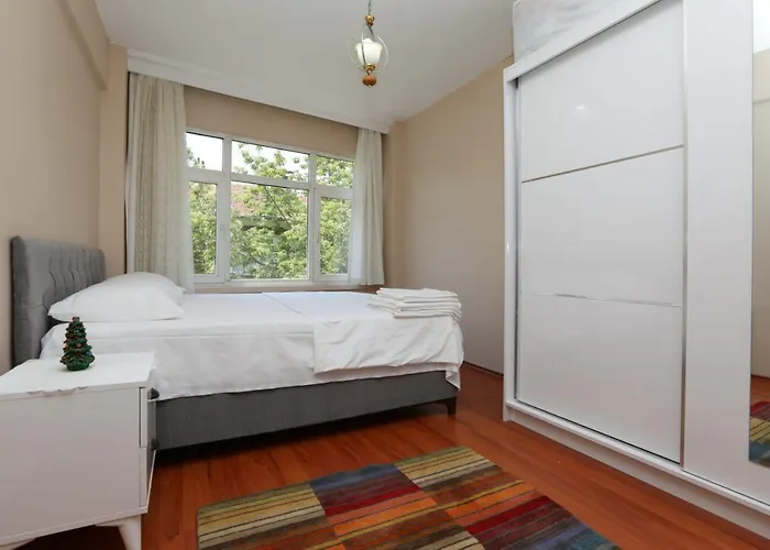 Flat With Two Living And Balcony In Uskudar *