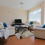 Apartamento Flat With Two Living And Balcony In Uskudar *